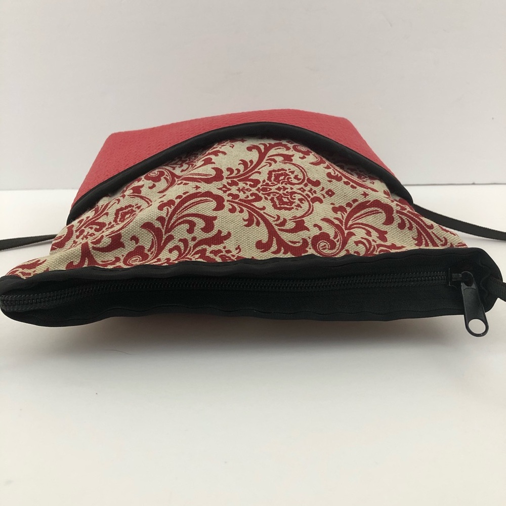 O Loves M Aspen Crossbody Bag Purse Red Womens Zip Closure - Picture 11 of 11